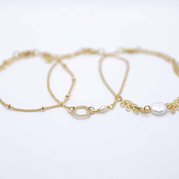 Jewelry - Gold Bracelet Set